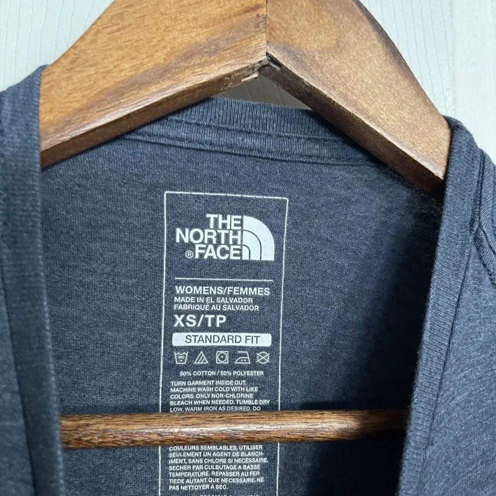 The North Face Womens Blue Gray Heathered Graphic Short Sleeve T-Shirt Size XS - Picture 2 of 6